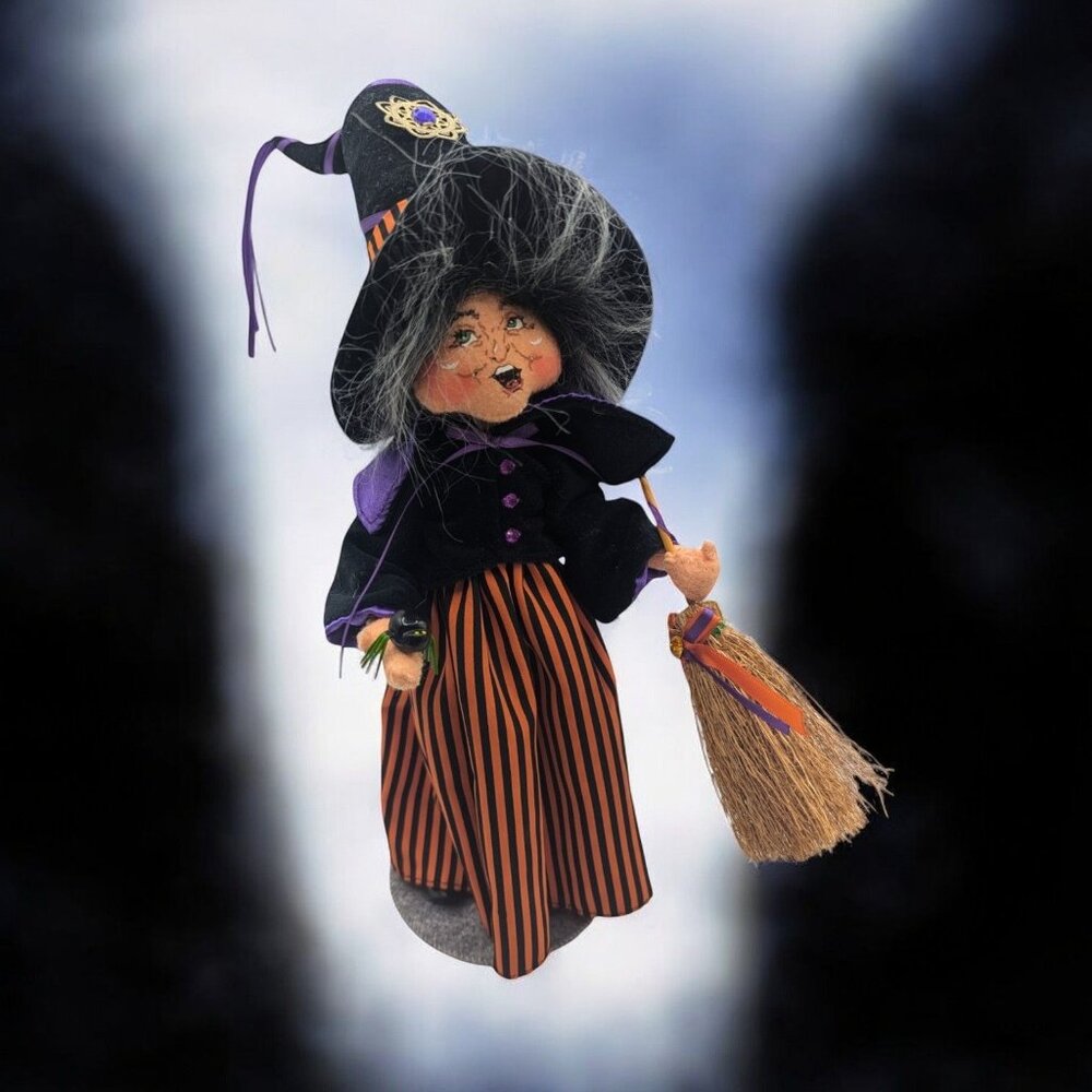 Annalee 2008 Halloween Witch w/ Spider & Broom 2009 Black Cat 11in